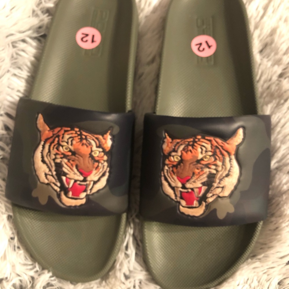 Polo Ralph Lauren tiger Cayson slides